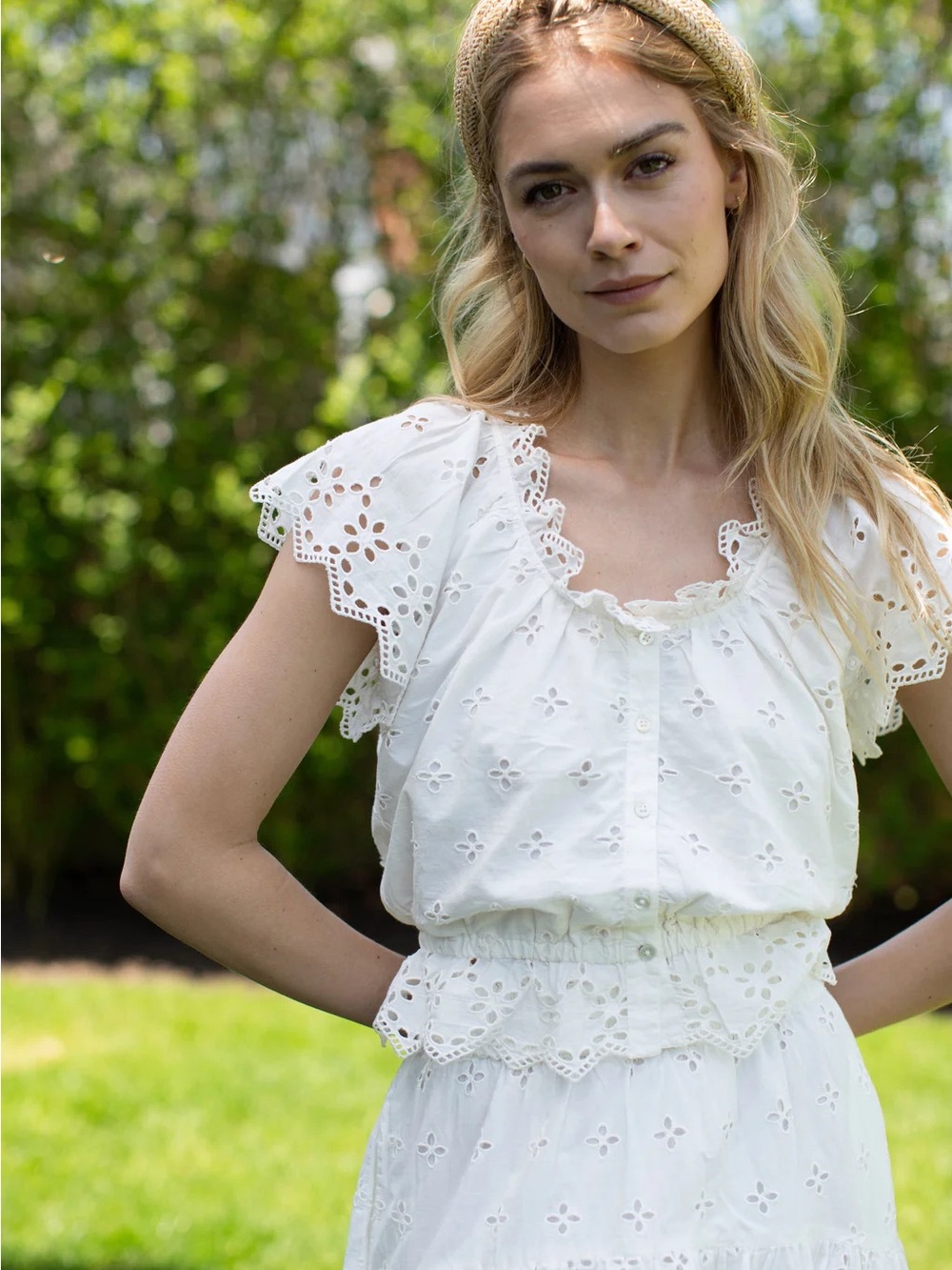 Marea Eyelet Set, M top S skirt